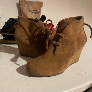 Gianni Bini booties